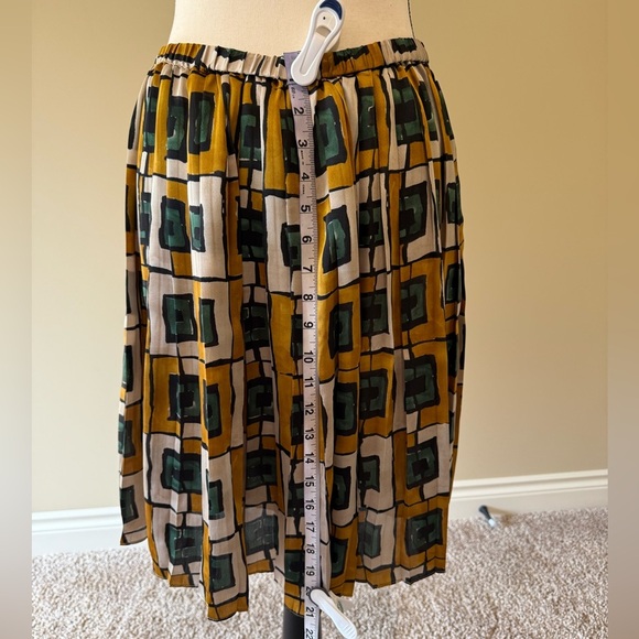 Joe Fresh Skirt Gold and Green Satiny Midi Geometric Patterns Women's Size M - Picture 3 of 7